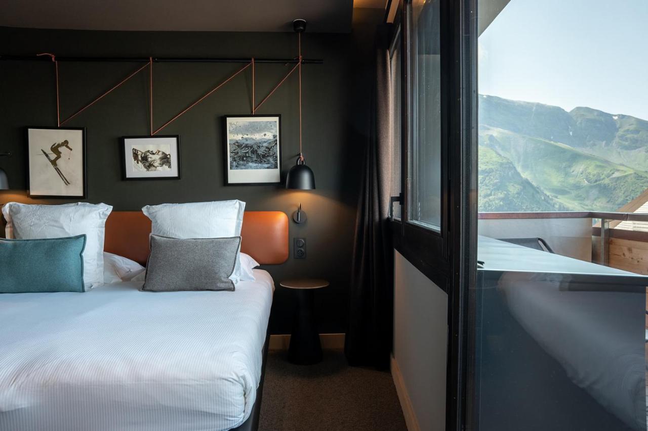Mil8 Hotel