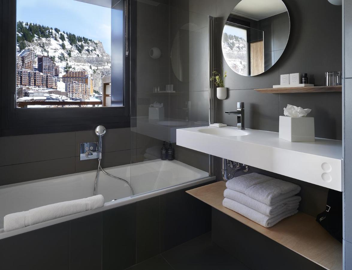 Mil8 Hotel